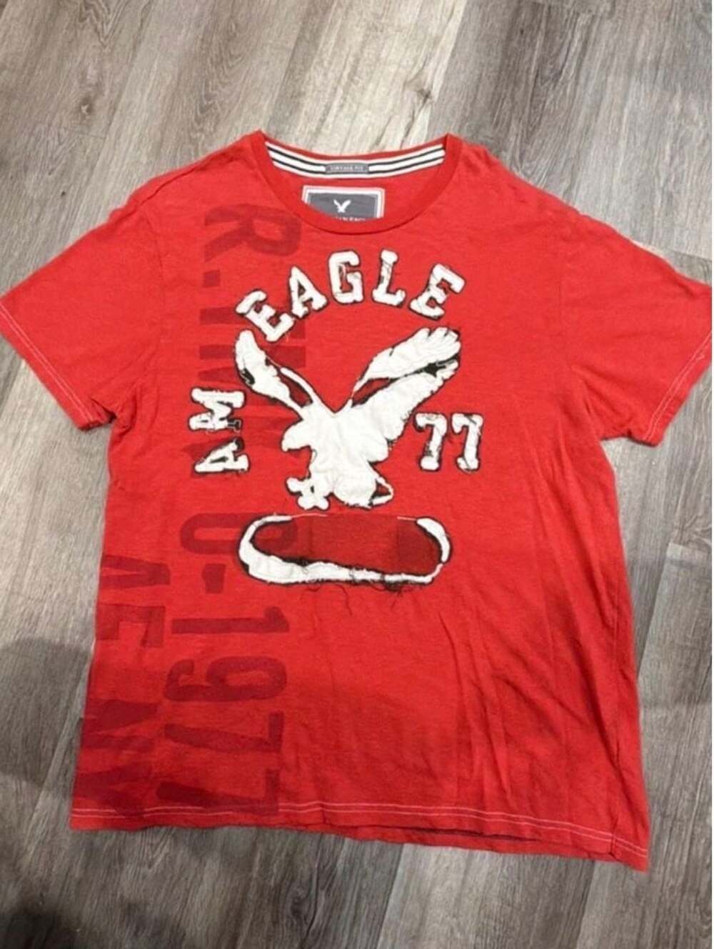 American Eagle Outfitters Graphic T-Shirt XL Red Vintage Fit